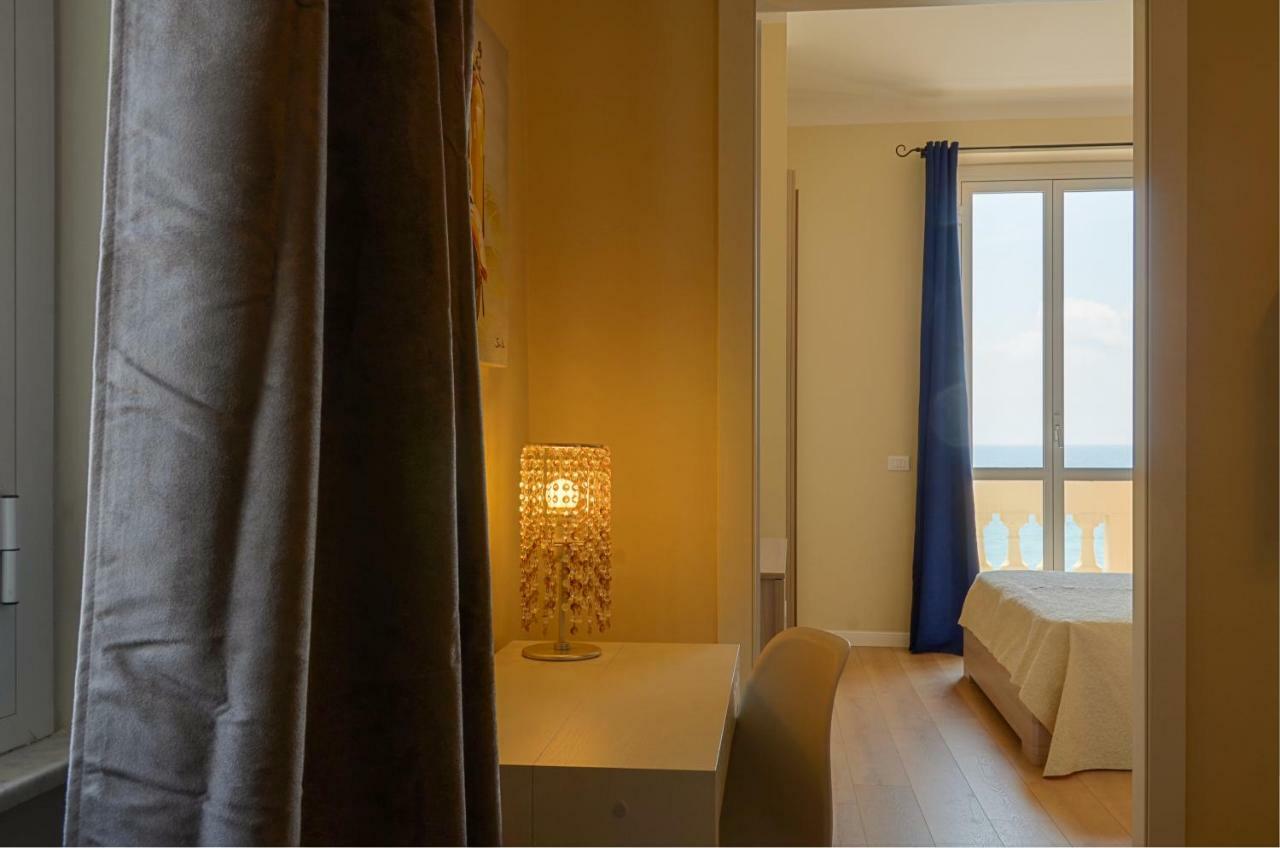 Blu Sea Apartments Pietra Ligure Exterior foto